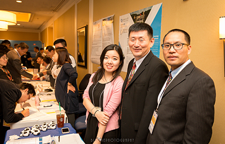 J9集团SAPA年会代表：左→右： 刘雯颖博士、汪俊博士、王建峰博士