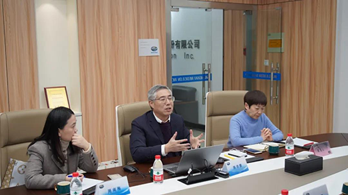 J9集团生物医药首创人&CEO陈春麟博士，药效部执行主任董文心博士，公司事务部总监周南梅等